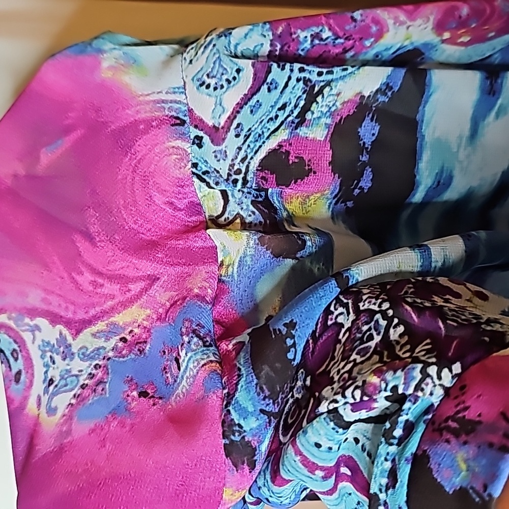 Colorful blouse - Picture 9 of 10